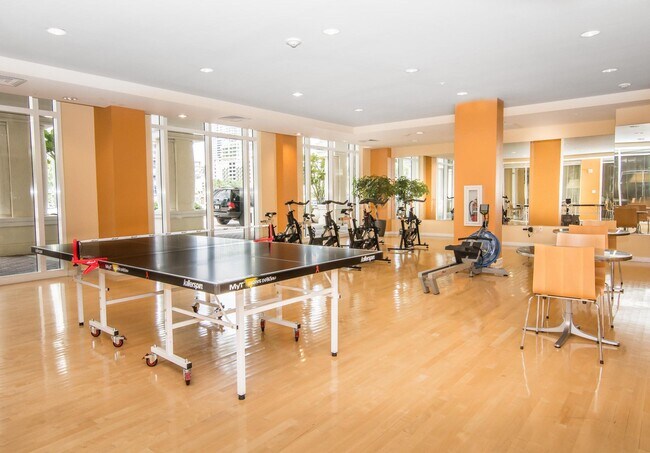 Building Photo - 511 SE 5 Ave