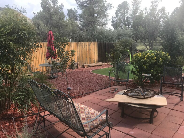 Building Photo - 120 Palo Verde Cir