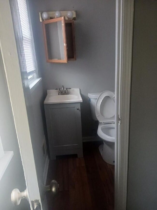 Building Photo - Nice 3 BR 1.5 House in Shively