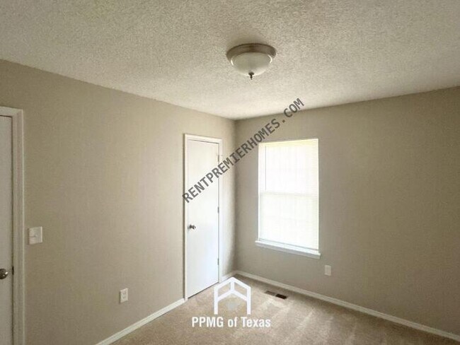 Building Photo - 4900 Barbados Ave