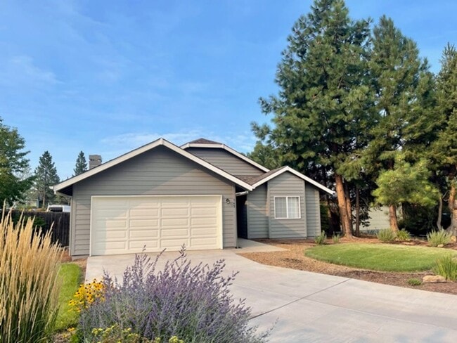 Primary Photo - **Charming Midtown Single-Level Home on a ...