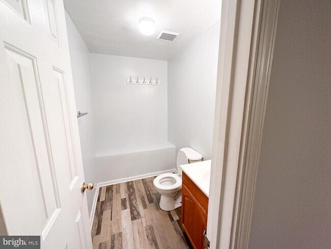 Building Photo - 20910 Butterwood Falls Terrace