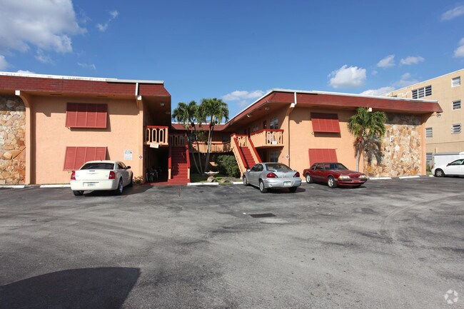 Building Photo - Pinehill Plaza Apartments
