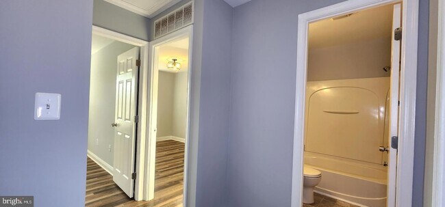 Building Photo - 483 Arwell Ct