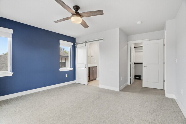 Building Photo - $3,940.95 - 3 Bed, 2.5 Bath Townhome In Denver with Central AC and Outdoor Space!