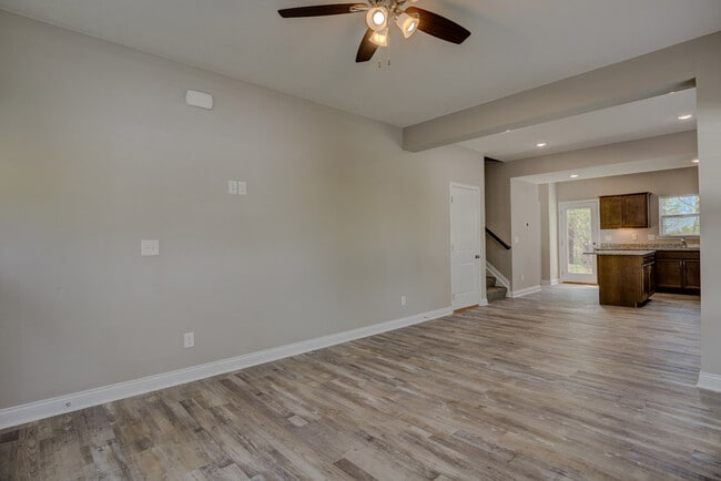 Building Photo - 5565 Limaburg Rd