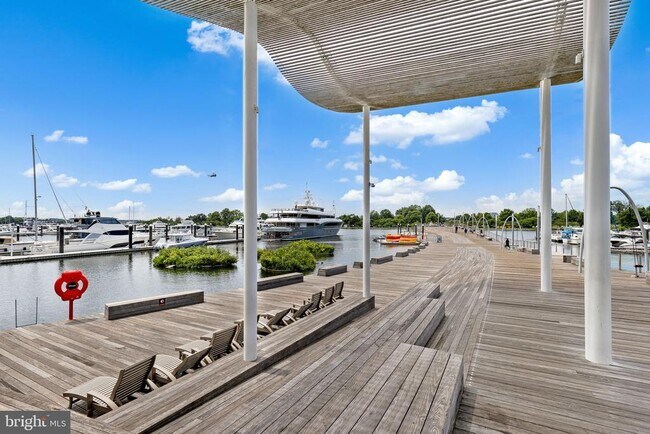 Building Photo - 1101 3rd St SW