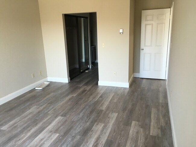 Master Bedroom - 930 Mission Rd