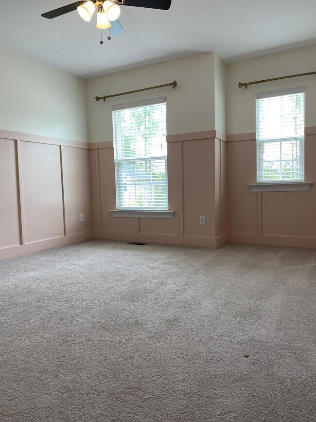 Building Photo - 204 Caroleton Dr