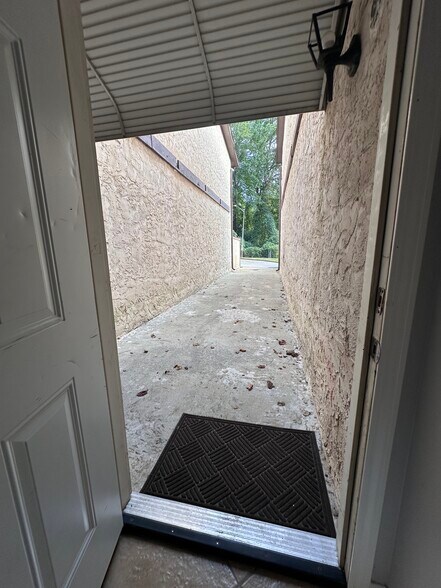 Building Photo - 3772 Kensingwood Trce