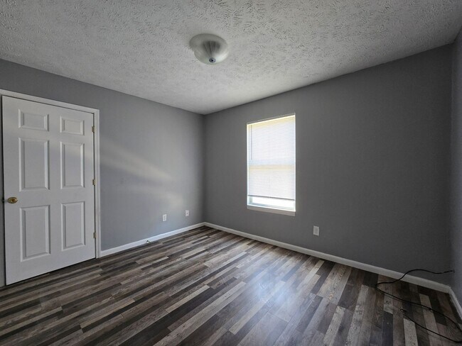 Building Photo - 4489 Ammon Ave