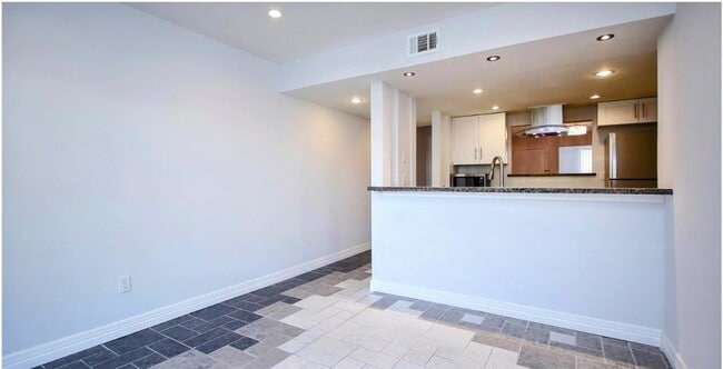 Building Photo - 12633 Memorial Dr