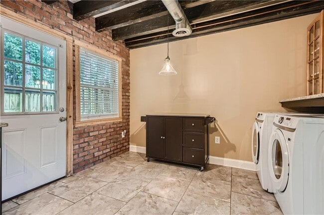 Building Photo - 109 Rondak Cir