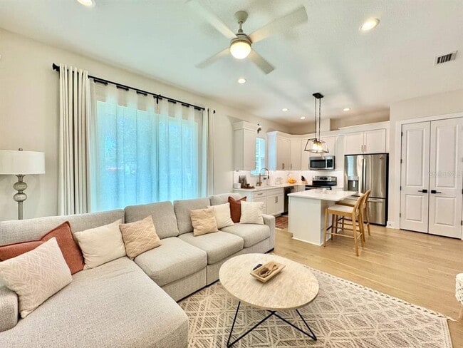 Building Photo - 3722 W Mango Ave