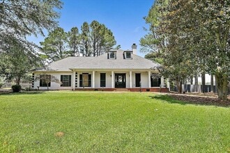 Building Photo - 615 Merganser Trail