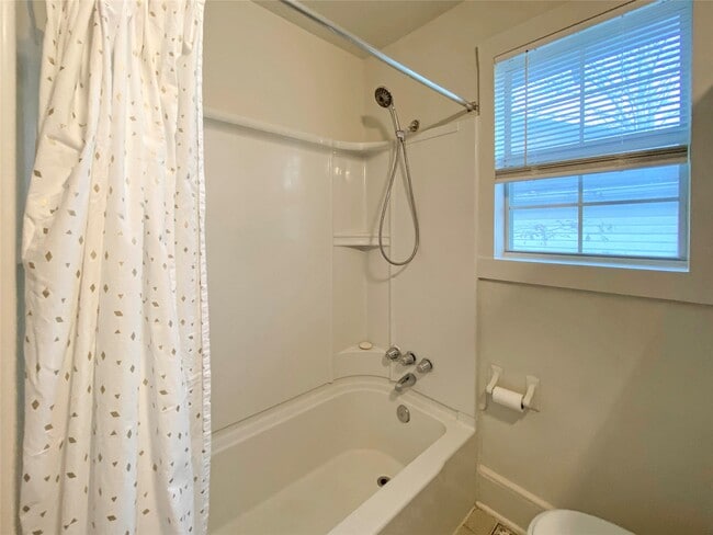 Building Photo - 7924 Ford St