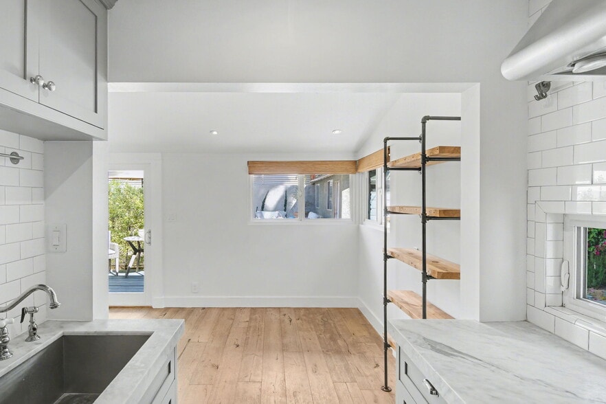 Building Photo - 6609 Leland Way