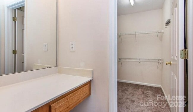 Building Photo - 3134 Summercroft Ln