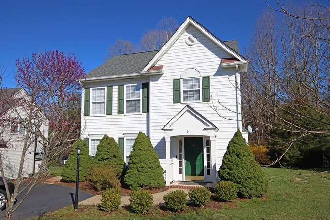 Building Photo - Dog-Friendly Forest Lakes North Home (Appl...