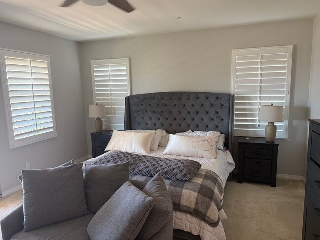 Building Photo - Home in Gated Five Knolls Community | 5 Bedrooms