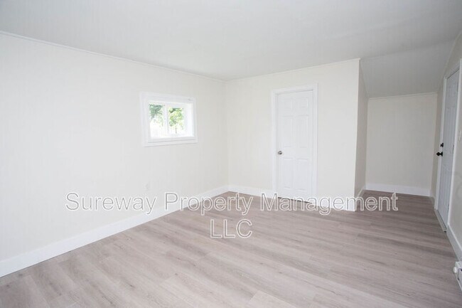 Building Photo - 73 Somerset Dr