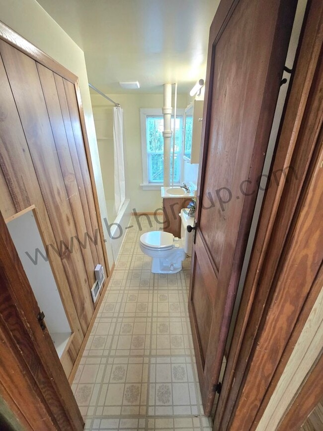 Building Photo - 4808 25th Ave