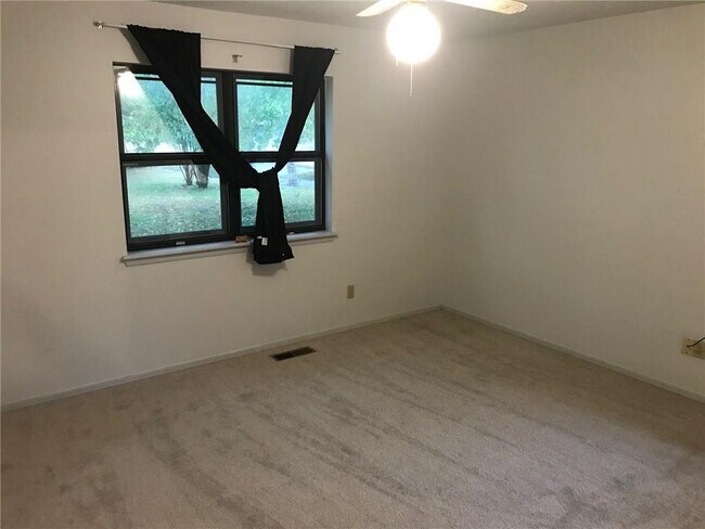 Building Photo - 509 S Dixieland Rd