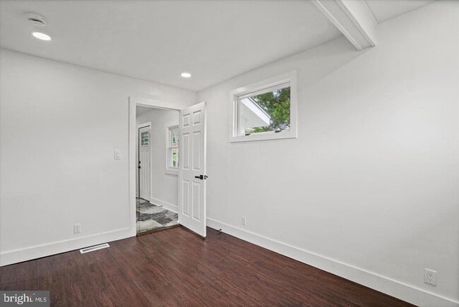 Building Photo - 750 Tydings Rd