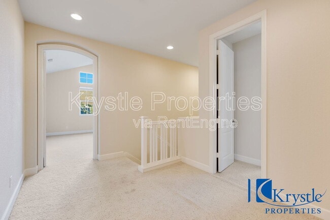 Building Photo - 6335 Newhaven Ln