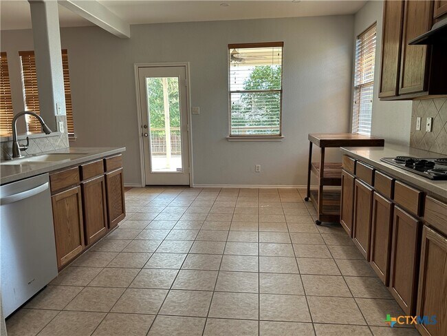 Building Photo - 2119 Belvedere Ct