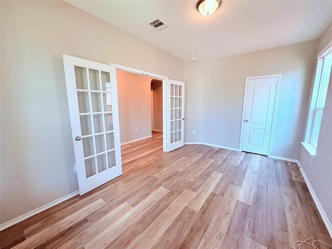 Building Photo - 301 Espresso Dr