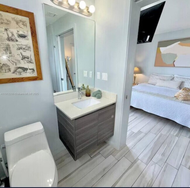 Building Photo - 481 NE 29th St