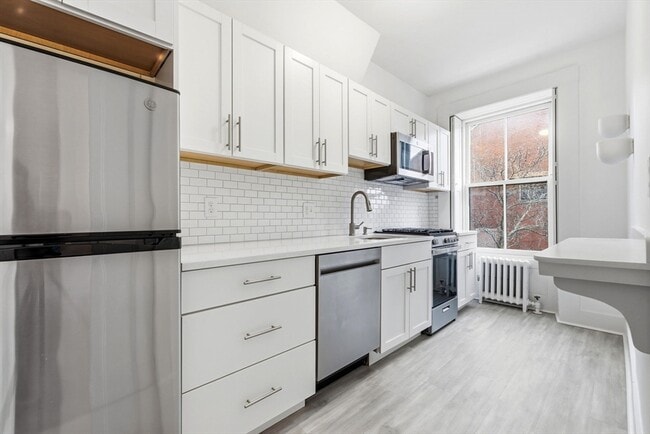 Building Photo - 93 Pinckney St