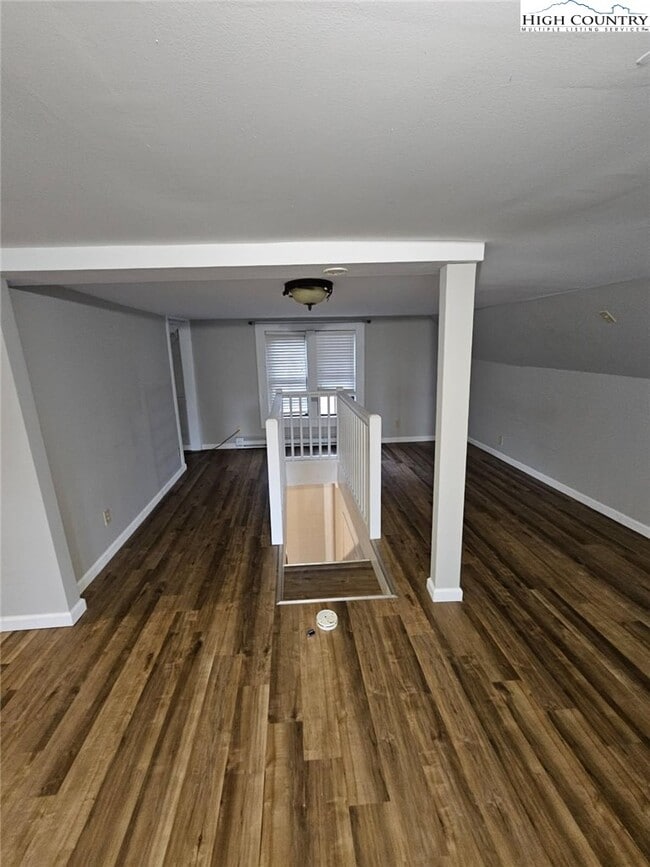 Building Photo - 10884 NC-105