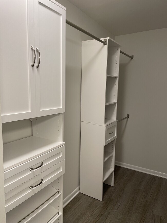 Building Photo - 145 Harvest Dr