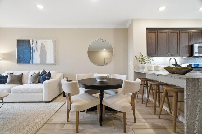 Building Photo - 394 Circuit Wy