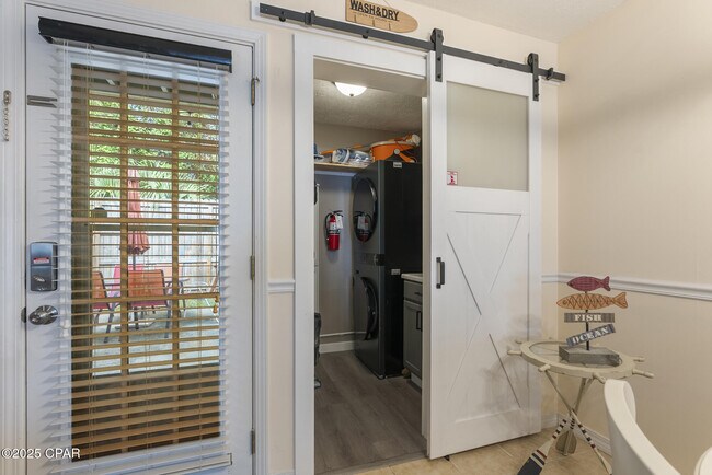 Building Photo - 164 Robin Ln