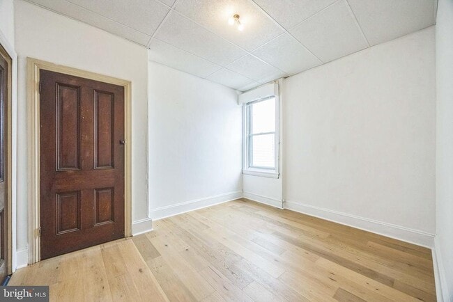 Building Photo - 1427 Tasker St