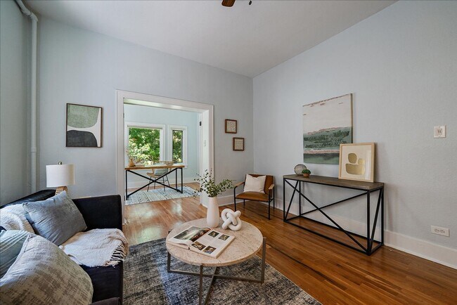 Building Photo - Uptown condo available immediately