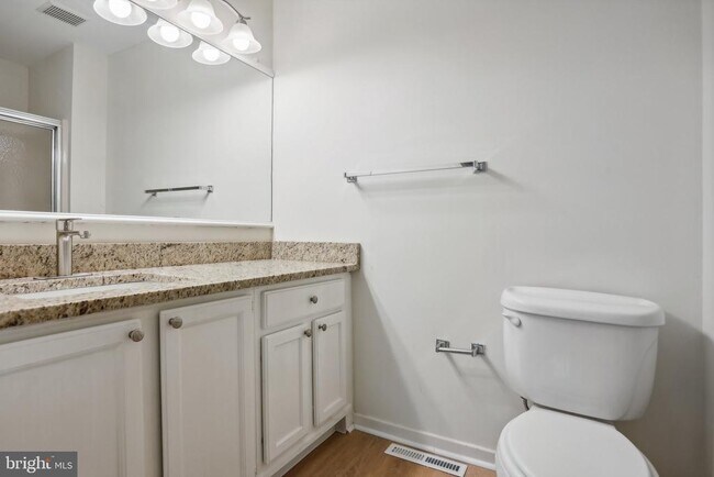 Building Photo - 3202 Eaton Ct