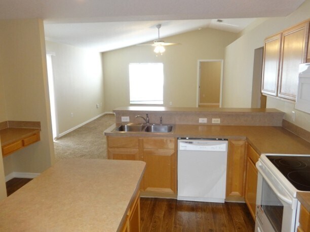 Building Photo - 1323 Old Millpond Rd