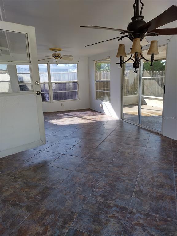 Building Photo - 2103 Hess Dr