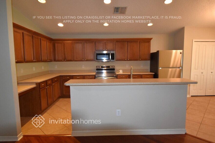 Building Photo - 6421 Bridgecrest Dr