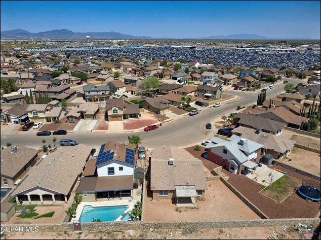 Building Photo - 4100 Tierra Venado Dr