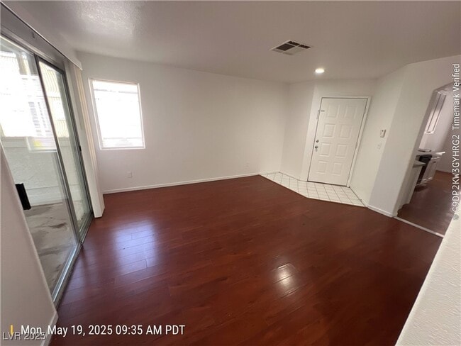Building Photo - 1533 Linnbaker Ln