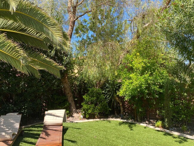 Building Photo - Pool!!! Spa!!! Summerlin!!! Gated!!! Park!! Mature lush landscape in back yard!! Synthetic Grass!...