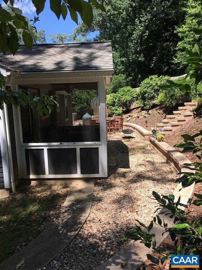 Building Photo - 718 McIntire Rd