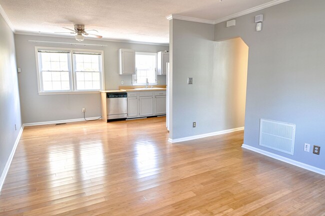 Building Photo - Walkable Carrboro Living — 3BR Home with L...