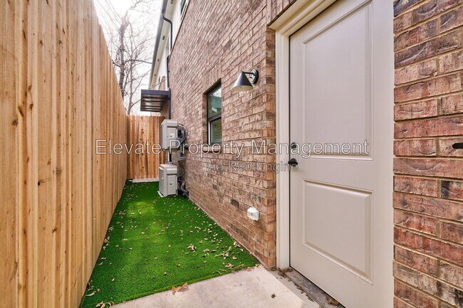Building Photo - 1612 NW 17th St