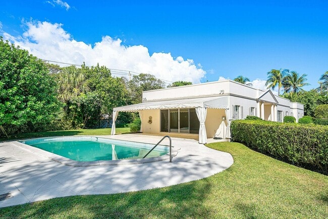 Building Photo - 157 Wells Rd